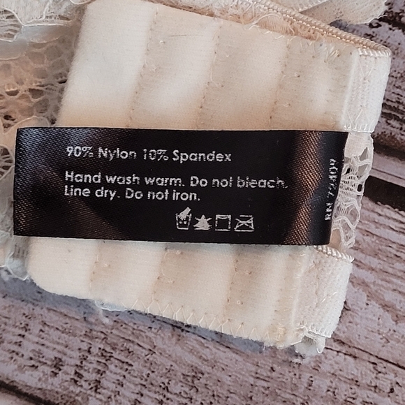 Rene Rofe Cream underwire Bra floral lace overlay 42D - Picture 8 of 11